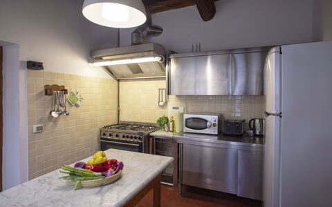 Villa Asciolo: Illuminazione, Camera, Interior Design, Soffitto, Lampada, Controsoffitto, Interior Design, Cucina Stufa, Cucina, Apparecchio Major