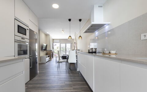 Aeris: Illuminazione, Pavimento, Proprietà, Interior Design, Camera, Parete, Soffitto, Pavimentazione, Lampada, Controsoffitto