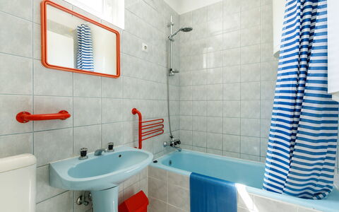 Mathias Rex: Rubinetto, Idraulico Fixture, Lavello, Proprietà, Specchio, Bagno, Prodotto, Azzurro, Viola, Lavandino Del Bagno