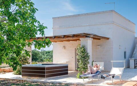 La Torretta - Corte dei Messapi: Pianta, Costruzione, Cielo, Shade, Mobili Da Esterno, Legna, Casa, Porta, Nube, Albero
