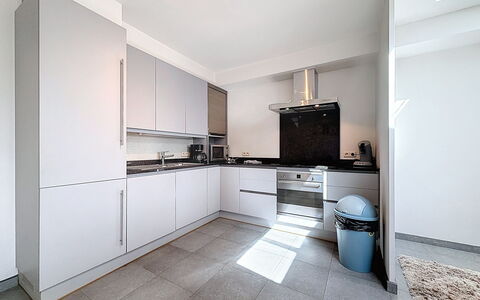 Stella Maris with Garage and Garden: Cucina, Elettrodomestico Da Cucina, Controsoffitto, Pavimentazione, Apparecchio Major, Interior Design, Cabinetry, Pavimento, Soffitto, Legna