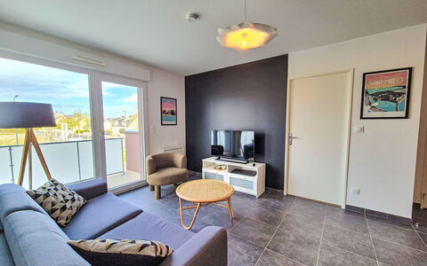 Le Clos Fontaine: Appartamento, Condominio, Balcone, Hotel, Sedia, Attico