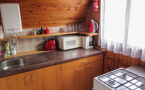Dehtáře: Lavandino Della Cucina, Cabinetry, Lavello, Proprietà, Mobilia, Controsoffitto, Rubinetto, Elettrodomestico Da Cucina, Cucina, Finestra
