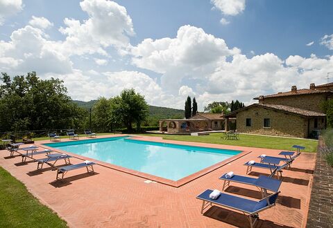 Cottage Capanna: Nube, Pianta, Cielo, Proprietà, Piscina, Costruzione, Acqua, Azzurro, Albero, Shade