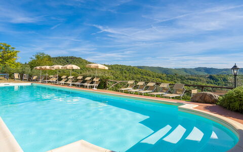 Borgo San Vincenti: Acqua, Cielo, Pianta, Nube, Proprietà, Piscina, Blu, Albero, Mobili Da Esterno, Architettura