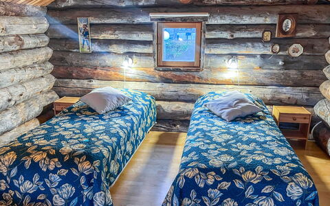 Rukakuru 47: Legna, Camera Da Letto, Lenzuolo, Letto, Bedding, Telaio Del Letto, Pavimento, Soffitto, Color Legno, Biancheria