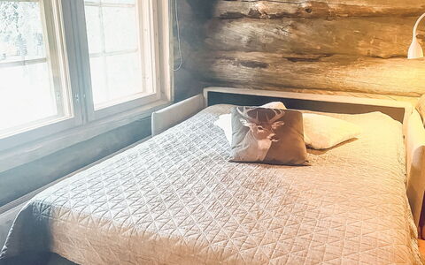 Kelotorppa a: Camera Da Letto, Legna, Bedding, Biancheria, Letto, Lenzuolo, Pavimento, Tessile, Pavimentazione, Mobilia