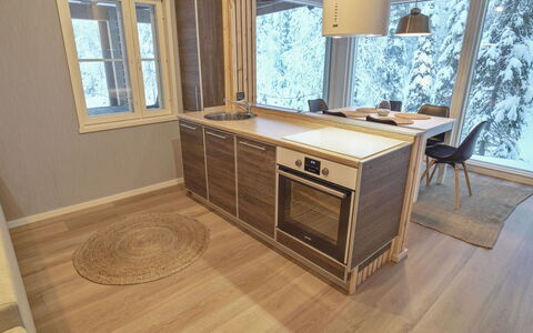Iso-Karpalo B: Pavimentazione, Legna, Pavimento, Pavimento In Legno, Interior Design, Mobilia, Controsoffitto, Cucina, Color Legno, Pavimento Laminato
