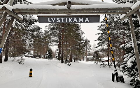 Villa Lystikämä: Area Rurale, Hill Station, Villaggio, Catena Montuosa, Valle, Paesino Di Montagna, Alpi, Eco Hotel, Balcone, Hotel