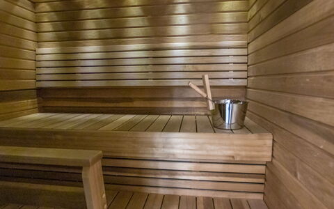 Ylälänsi 3 As 2: Pavimentazione, Legna, Pavimento, Sauna, Interior Design, Soffitto, Color Legno, Latifoglie, Pavimento In Legno