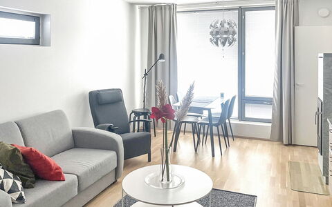 Ylälänsi 3 As 2: Mobilia, Interior Design, Pavimentazione, Pavimento, Divano, Soffitto, Soggiorno, Camera, Illuminazione, Appartamento