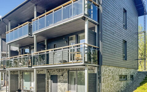 Ylälänsi 3 As 2: Materiale Composito, Appartamento, Metallo, Balcone, Raccordo, Corrimano, Illuminazione Diurna, Alluminio