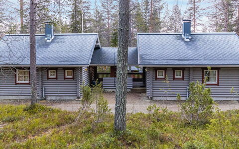 Ylläksen Tunturihonkamaja 5: Mobilia, Sedia, Mobili Da Esterno, Tavolo, Legna, Tavolo Esterno, Cucina & Sala Da Pranzo Tavolo, Shade, Giardino, Ombrello
