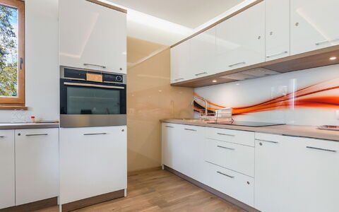 Rezydencja Park Rodzinna: Cabinetry, Costruzione, Controsoffitto, Mobilia, Finestra, Cucina Stufa, Cucina, Elettrodomestico Da Cucina, Legna, Cassetto