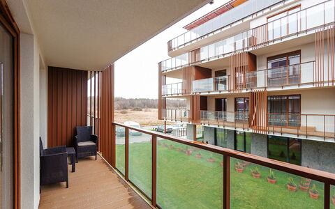Resorts Kołobrzeg: Costruzione, Legna, Finestra, Architettura, Tenda, Pavimento, Condominio, Sedia, Zona Residenziale, Immobiliare