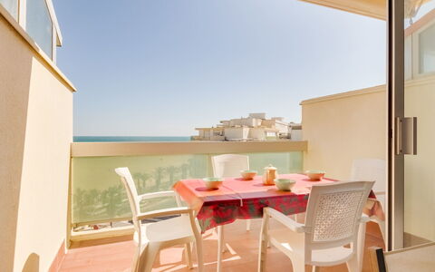 Les Jardins de la Plage: Proprietà, Camera, Costruzione, Interior Design, Casa, Mobilia, Giallo, Immobiliare, Appartamento, Tavolo