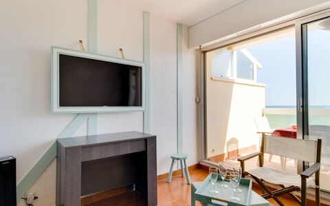 Les Jardins de la Plage: Camera, Mobilia, Proprietà, Interior Design, Soggiorno, Costruzione, Casa, Tavolo, Pavimento, Parete