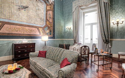 suite-borbone-royal-napoli-appartamento-soggiorno