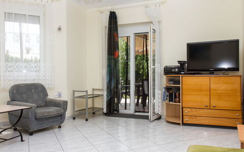 Leon: Mobilia, Proprietà, Cabinetry, Costruzione, Comfort, Finestra, Legna, Cassetto, Illuminazione, Pianta Della Casa