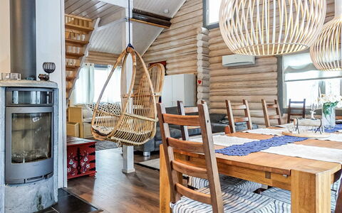 Isopyhänmaa: Area Rurale, Hill Station, Villaggio, Catena Montuosa, Valle, Paesino Di Montagna, Alpi, Eco Hotel, Balcone, Hotel