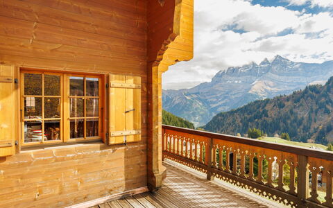 Godfrey: Nube, Cielo, Finestra, Costruzione, Montagna, Legna, Portico, Albero, Casa, Porta