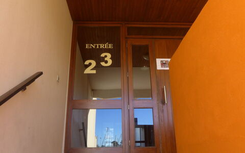 La Pecherie: Porta, Costruzione, Legna, Finestra, Latifoglie, Porta A Casa, Soffitto, Tinte E Ombre, Facciata
