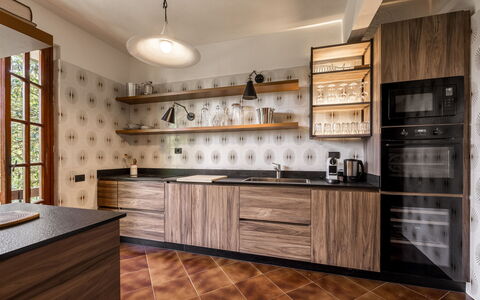 Villa Del Mugello: Cabinetry, Controsoffitto, Mobilia, Cucina, Cassetto, Legna, Cucina Stufa, Illuminazione, Pavimentazione, Interior Design