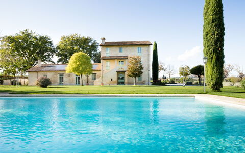 Villa Papiano: Acqua, Cielo, Pianta, Proprietà, Costruzione, Albero, Natura, Azzurro, Paesaggio Naturale, Piscina