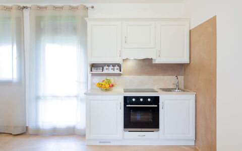 Villa Papiano: Cabinetry, Controsoffitto, Proprietà, Costruzione, Cucina Stufa, Cucina, Legna, Finestra, Elettrodomestico Da Cucina, Elettrodomestico