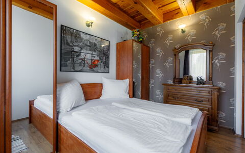 Kaldi: Mobilia, Proprietà, Costruzione, Comfort, Cabinetry, Legna, Illuminazione, Telaio Del Letto, Interior Design, Casa