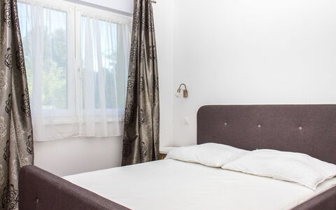 Francois: Mobilia, Proprietà, Finestra, Costruzione, Comfort, Tenda, Telaio Del Letto, Legna, Tessile, Interior Design