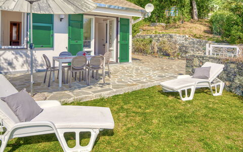 Marlà - Levanto: Mobilia, Proprietà, Pianta, Costruzione, Finestra, Mobili Da Esterno, Casa, Shade, Erba, Tempo Libero