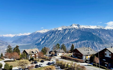 Lisière-Sud a 17: Cielo, Montagna, Neve, Costruzione, Paesaggio Naturale, Casa, Highland, Pendenza, Pianta, Geografia Montane