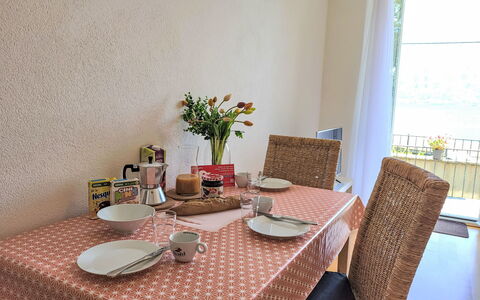 Brissago 724: Mobilia, Interior Design, Tavolo, Tavola, Tessile, Tovaglia, Sedia, Sala Da Pranzo, Pavimentazione, Cucina & Sala Da Pranzo Tavolo