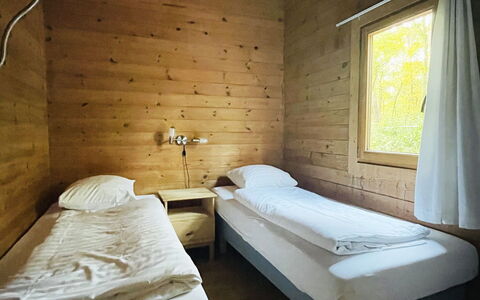 De Brenkberg: Legna, Camera Da Letto, Letto, Pavimento, Pavimentazione, Lenzuolo, Soffitto, Bedding, Mobilia, Telaio Del Letto