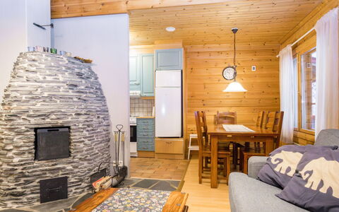 Pyryruka 2: Legna, Soffitto, Casa, Casa, Villetta, Log Cabin, Latifoglie, Color Legno, Loft, Soggiorno