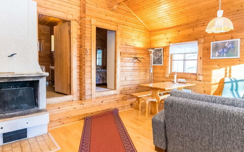 Ukkoloma B Paritalo: Area Rurale, Hill Station, Villaggio, Catena Montuosa, Valle, Paesino Di Montagna, Alpi, Eco Hotel, Balcone, Hotel