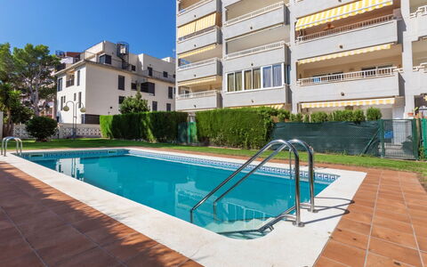 Miranda: Acqua, Pianta, Costruzione, Proprietà, Piscina, Cielo, Azzurro, Finestra, Shade, Condominio