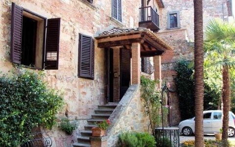Residenza D'epoca: Pianta, Costruzione, Finestra, Vaso Di Fiori, Fiore, Albero, Cielo, Ruota, Pianta Della Casa, Casa