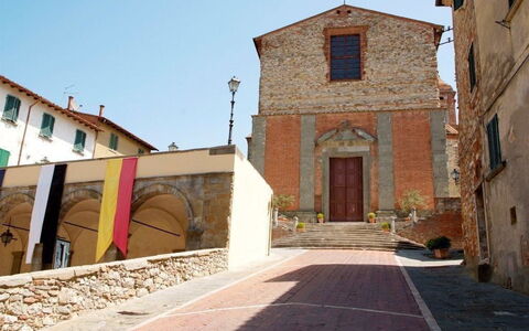 Residenza D'epoca: Proprietà, Pianta, Cielo, Finestra, Costruzione, Manto Stradale, Quartiere, Legna, Vicolo, Porta