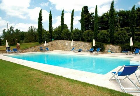 Residenza D'epoca: Acqua, Cielo, Nube, Pianta, Piscina, Albero, Shade, Materiale Composito, Tempo Libero, Erba