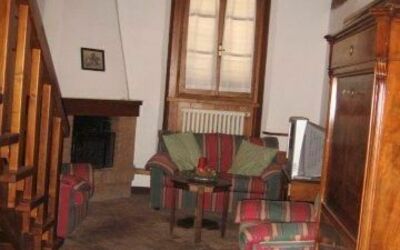 Il Rustico: Proprietà, Finestra, Legna, Costruzione, Pianta, Casa, Color Legno, Pavimento, Pianta Della Casa, Soggiorno