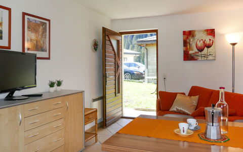 Cà Bias: Mobilia, Proprietà, Tavolo, Cornice, Cabinetry, Pianta, Comfort, Illuminazione, Pianta Della Casa, Legna