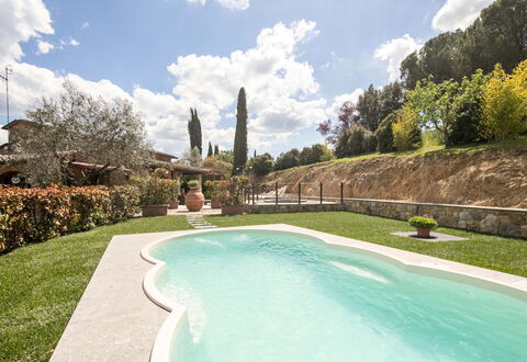 Valdambra Villa: Piscina, Ricorrere, Terme, Eco Hotel, Estate, Hacienda, Giardino, Tempo Libero, Backyard, Landscaping