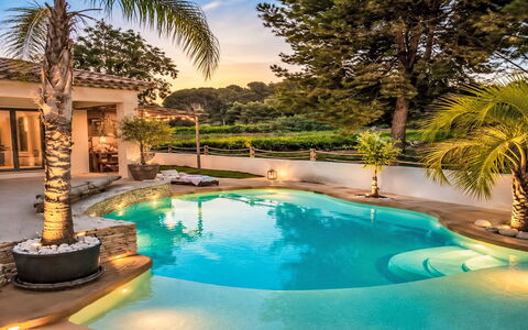 La Pinède: Piscina, Blu, Acqua, Tempo Libero, Ricorrere, Giochi D'Acqua, Eco Hotel, Mobili Da Esterno, Materiale Composito, Landscaping