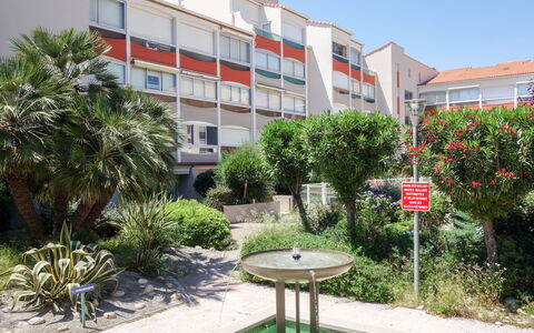 Les Golfes Clairs: Pianta, Cielo, Costruzione, Proprietà, Finestra, Architettura, Acqua, Lotto, Urban Design, Quartiere