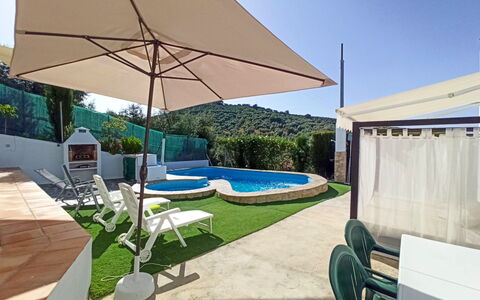 El Viso: Pianta, Costruzione, Shade, Cielo, Mobili Da Esterno, Lettino, Piscina, Interior Design, Tavolo, Ombrello