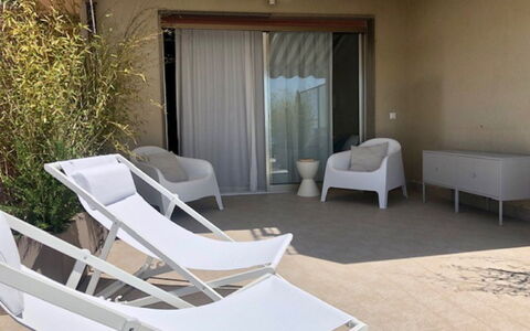 Ventimiglia 633: Mobilia, Proprietà, Comfort, Pianta, Shade, Interior Design, Legna, Costruzione, Pavimento, Mobili Da Esterno