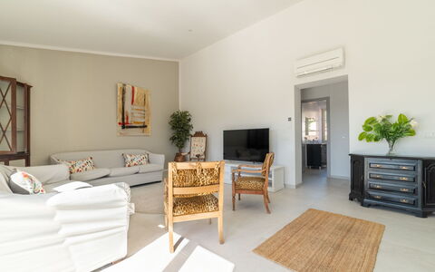 Can Rochet: Mobilia, Pianta, Pianta Della Casa, Comfort, Legna, Cornice, Vaso Di Fiori, Soggiorno, Interior Design, Pavimentazione