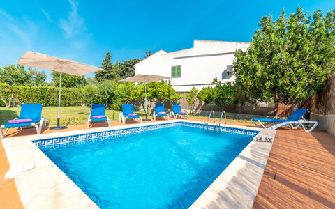 Can Delfin Alcudia: Acqua, Cielo, Pianta, Costruzione, Proprietà, Piscina, Azzurro, Shade, Albero, Mobili Da Esterno